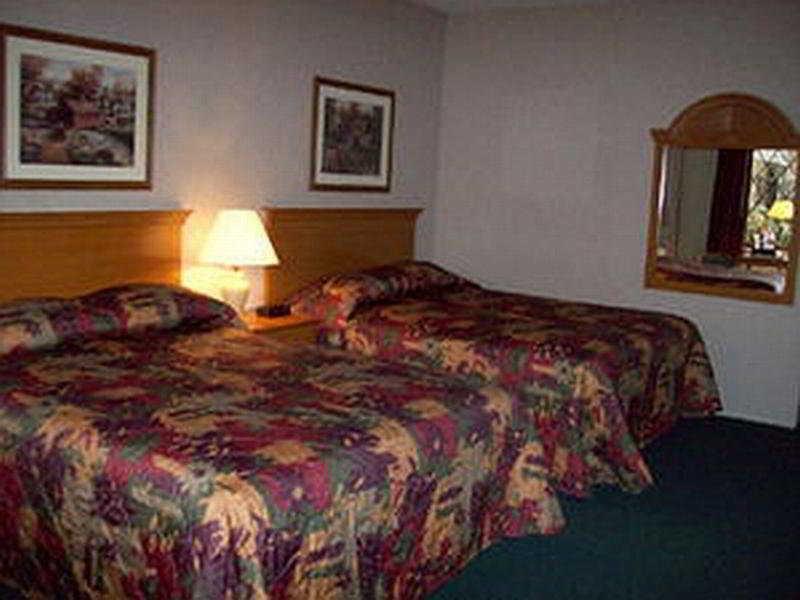 Travelodge By Wyndham Bedford Værelse billede