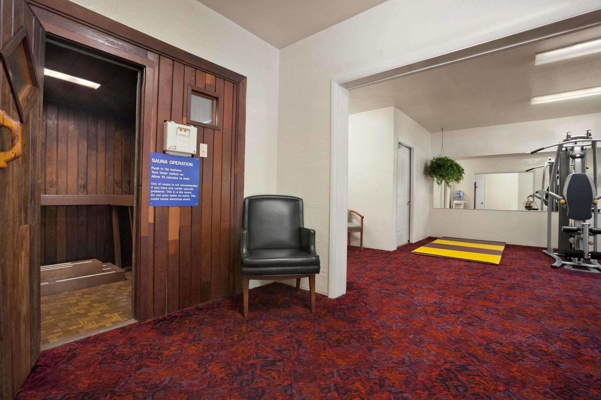 Travelodge By Wyndham Bedford Eksteriør billede